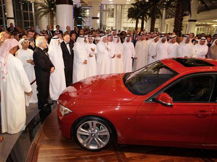 أضخم صالة عرض لمجموعة BMW في العالم تفتح أبوابها في أبوظبي